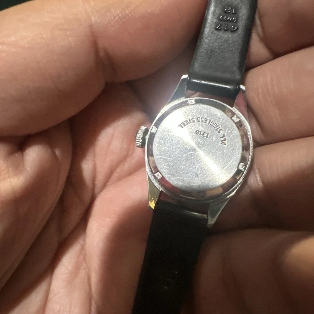 Working Vintage Wakmann Ladies 17 Jewels Manual Wind Watch 24mm Fit 6.5
